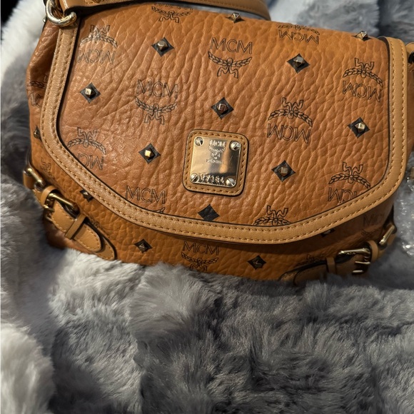 MCM Visetos Cognac Leather Shoulder Bag - Picture 4 of 14